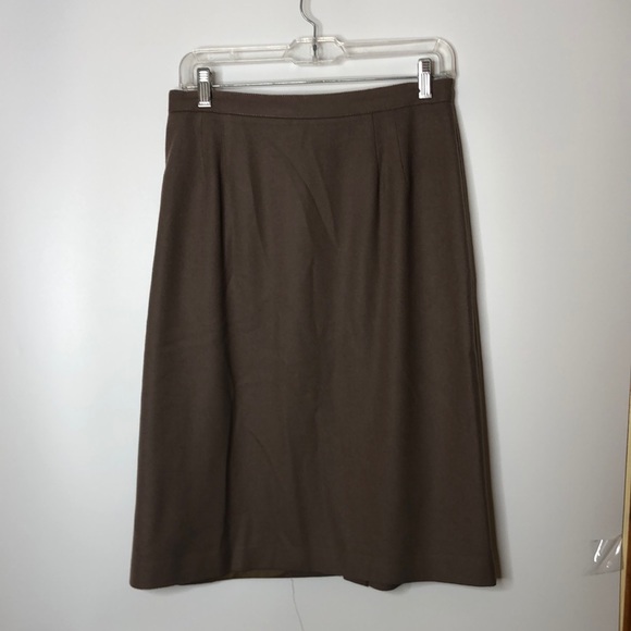 VINTAGE Briggs Women's Tan Back Slit Lined Skirt 100% Wool 14 PLUS SIZE - Picture 1 of 8